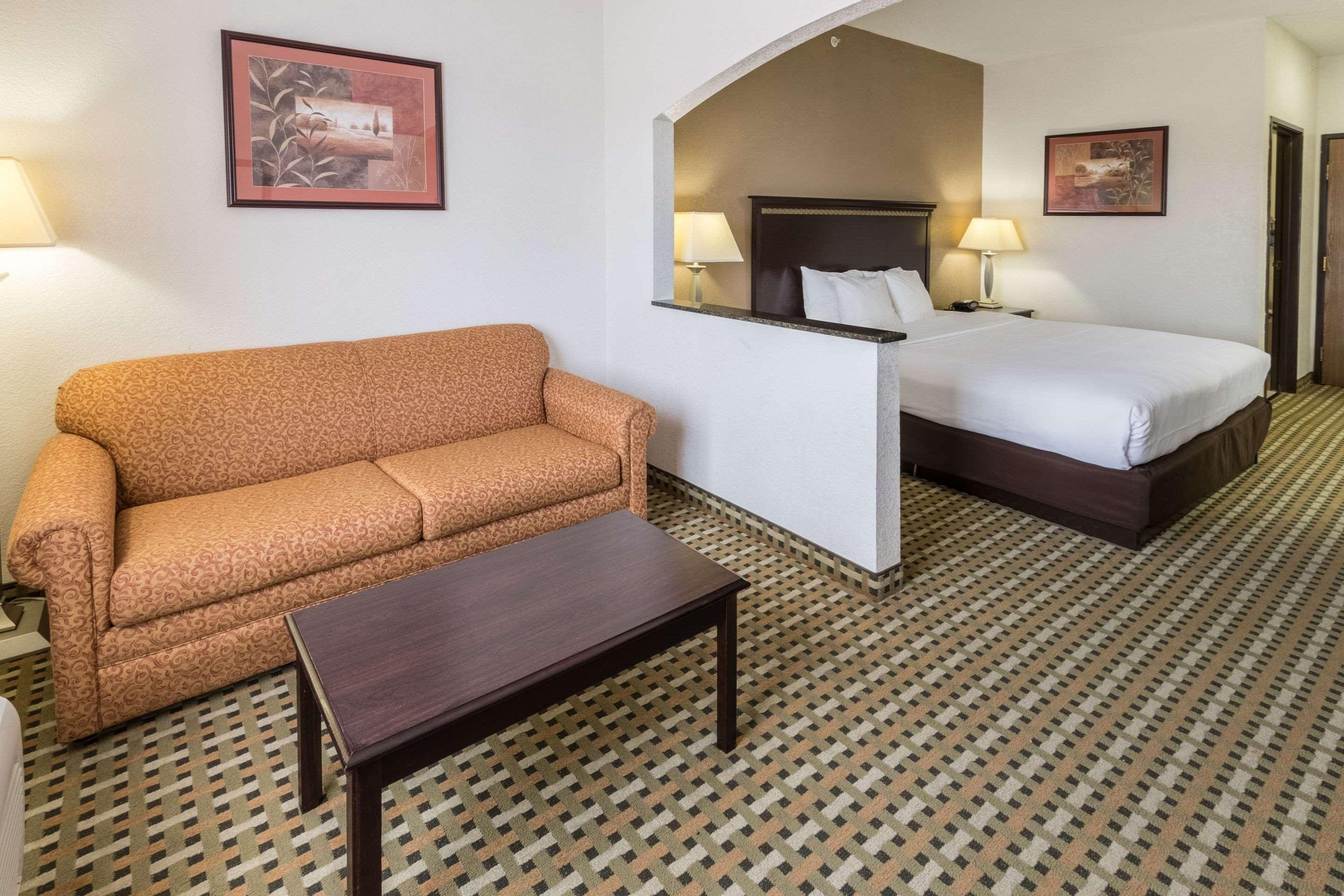 Quality Suites Burleson - Ft Worth Екстер'єр фото