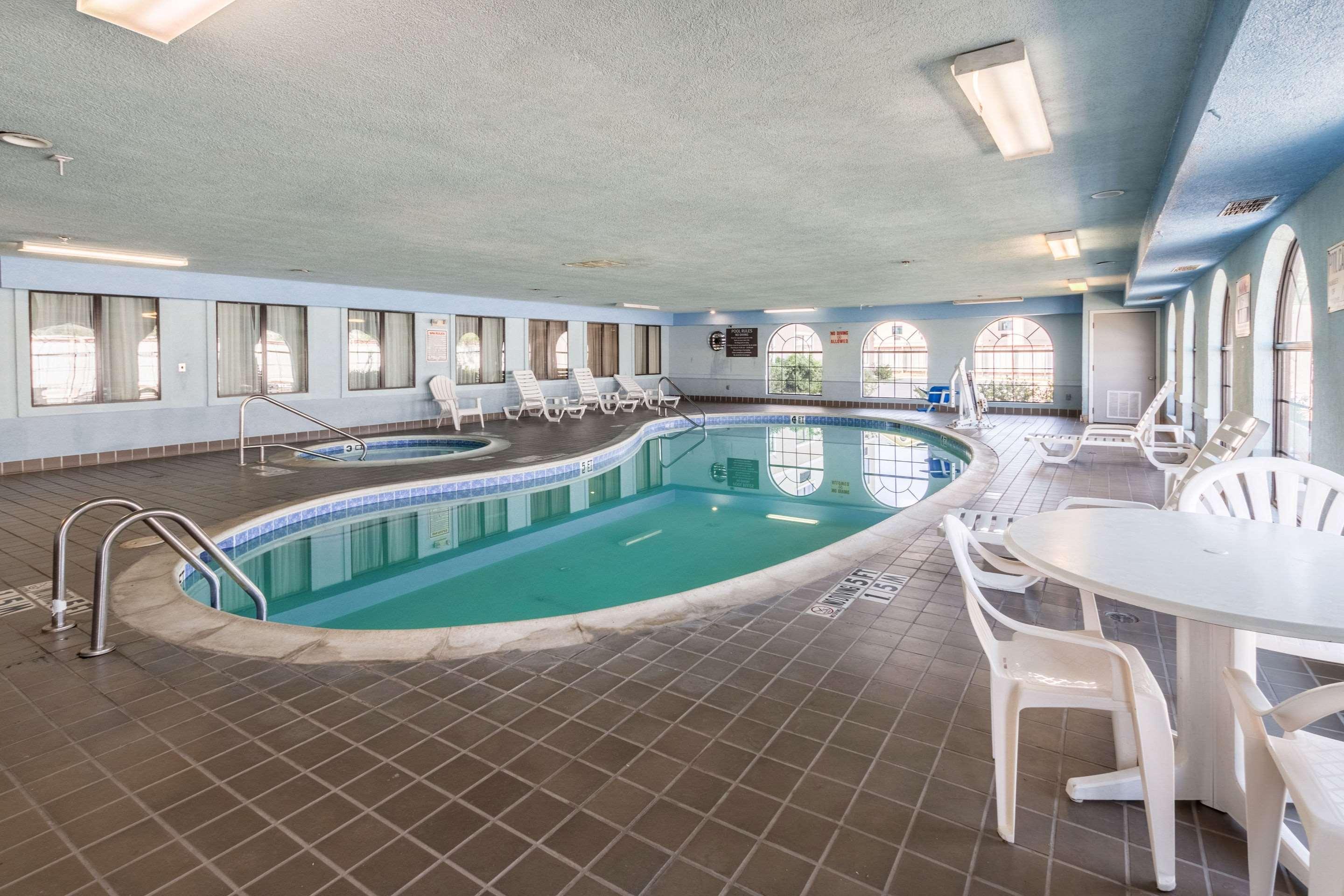 Quality Suites Burleson - Ft Worth Екстер'єр фото